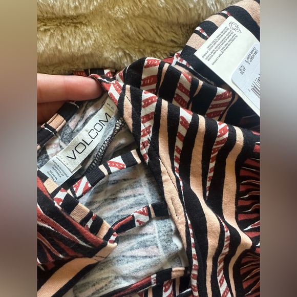 💓 Volcom skater dress stretchy small streetwear fit and flare new - Picture 2 of 2